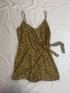 Timing Floral Wrap Romper Size Large